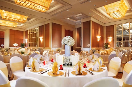 Conrad Centennial Singapore - Image 91