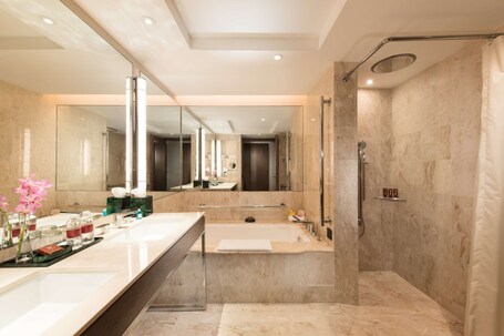 Conrad Centennial Singapore - Image 79