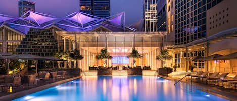 Outdoor pool, open 7:00 AM to 10:00 PM, free cabanas, sun loungers