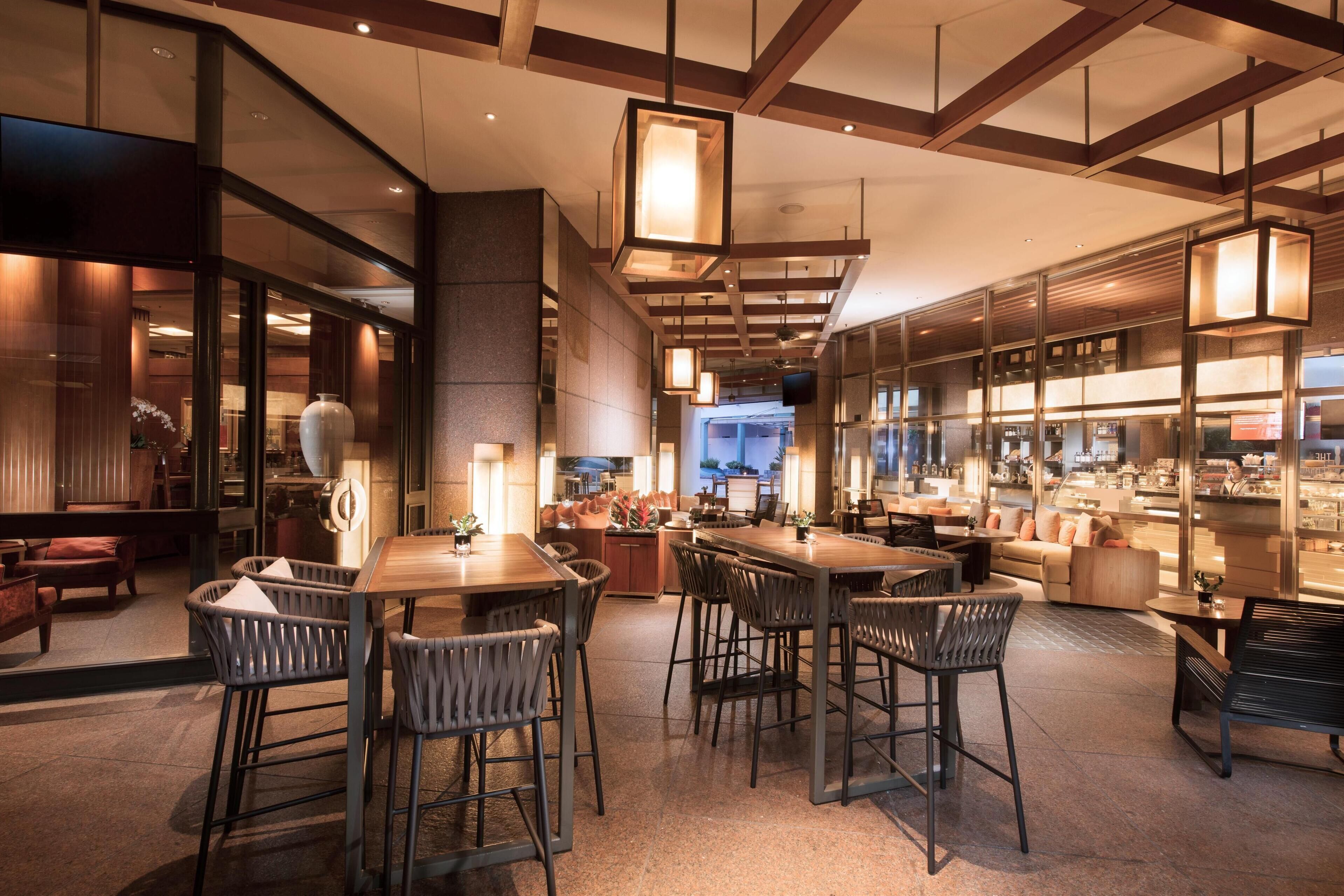 4 restaurants, breakfast, lunch, dinner served; international cuisine 