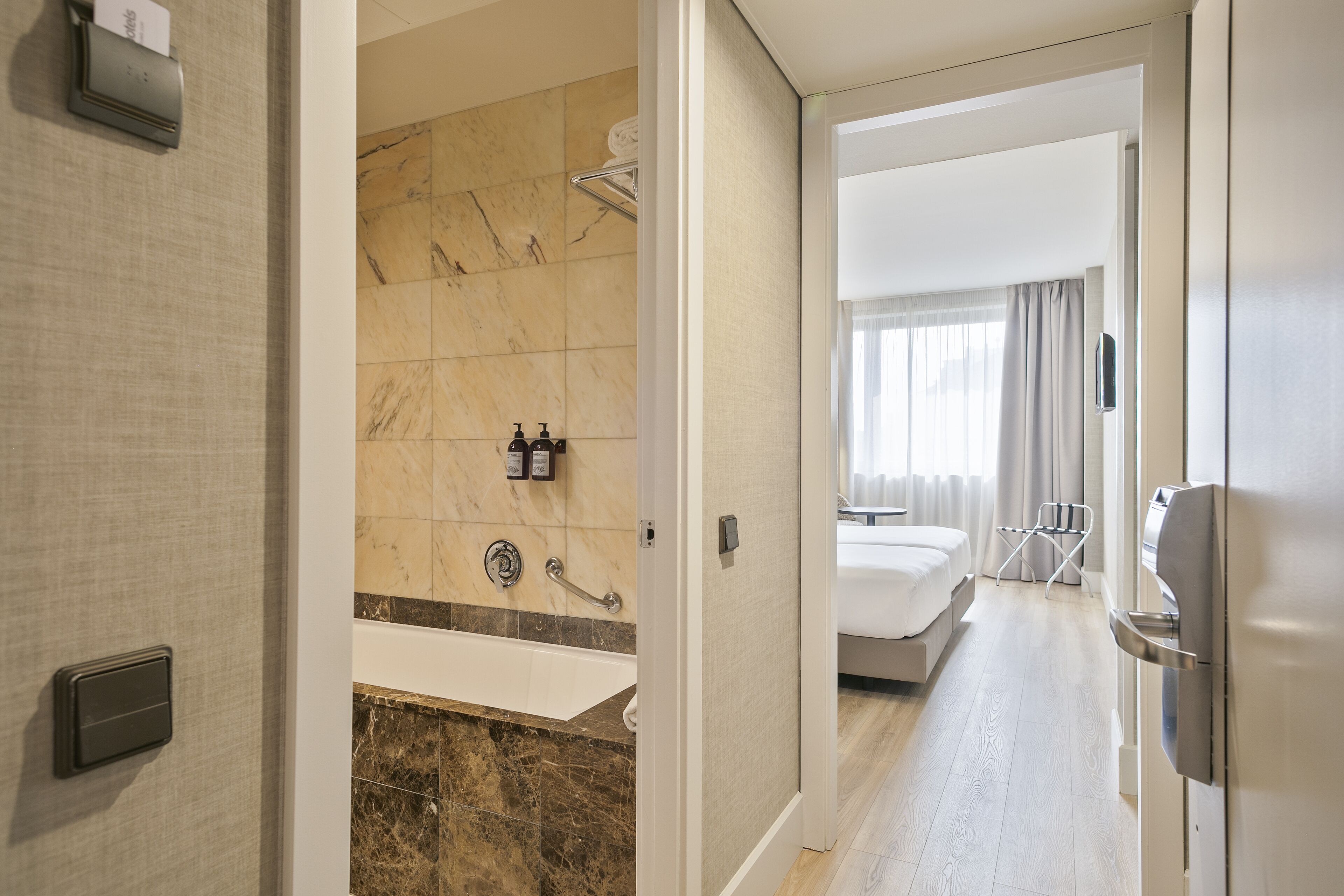 superior double room | minibar, in-room safe, blackout curtains, free wifi