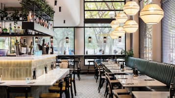 Mediterranean cuisine, al fresco dining