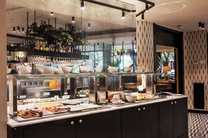 Daily buffet breakfast for a fee