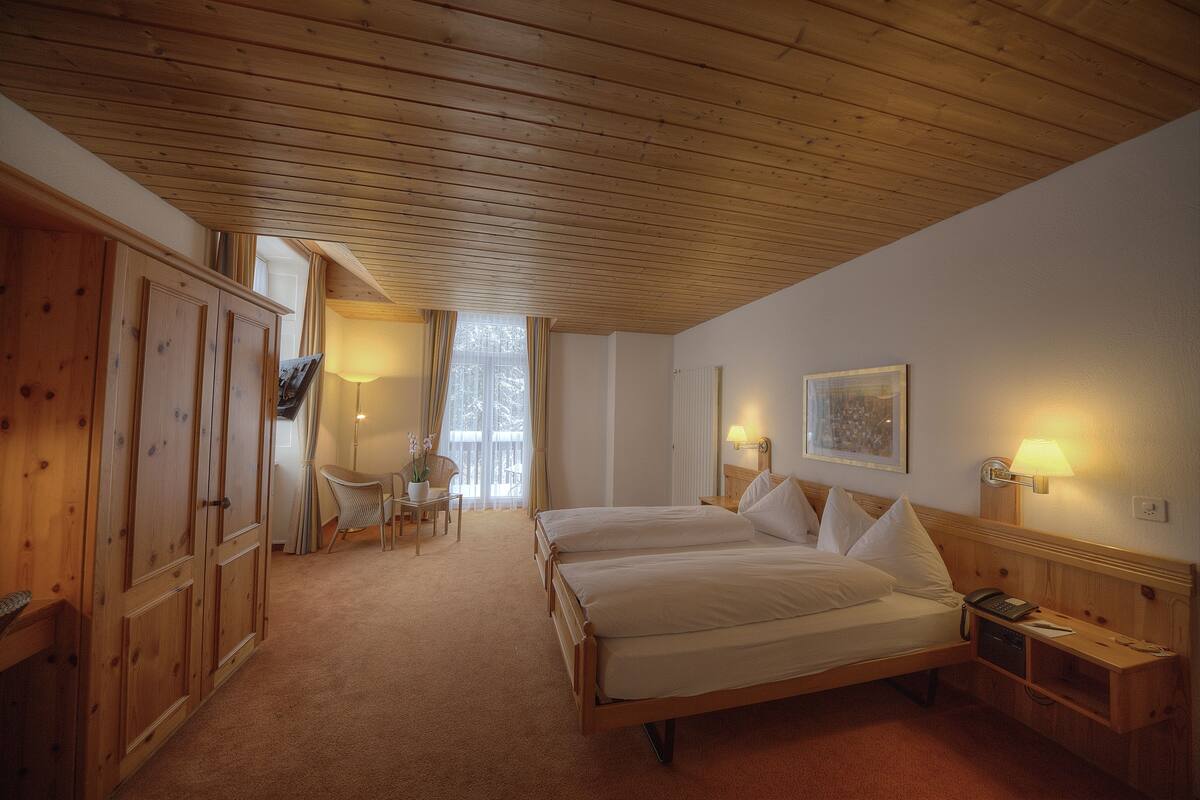 Hypo-allergenic bedding available, minibar (free items), in-room safe