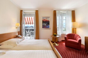 Minibar, in-room safe, desk, soundproofing - Hotel Elite (Lausanne)