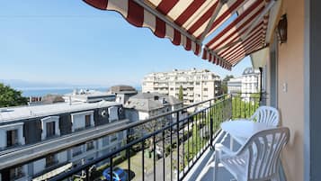Superior Twin Room, Balcony, Lake View | Balcony