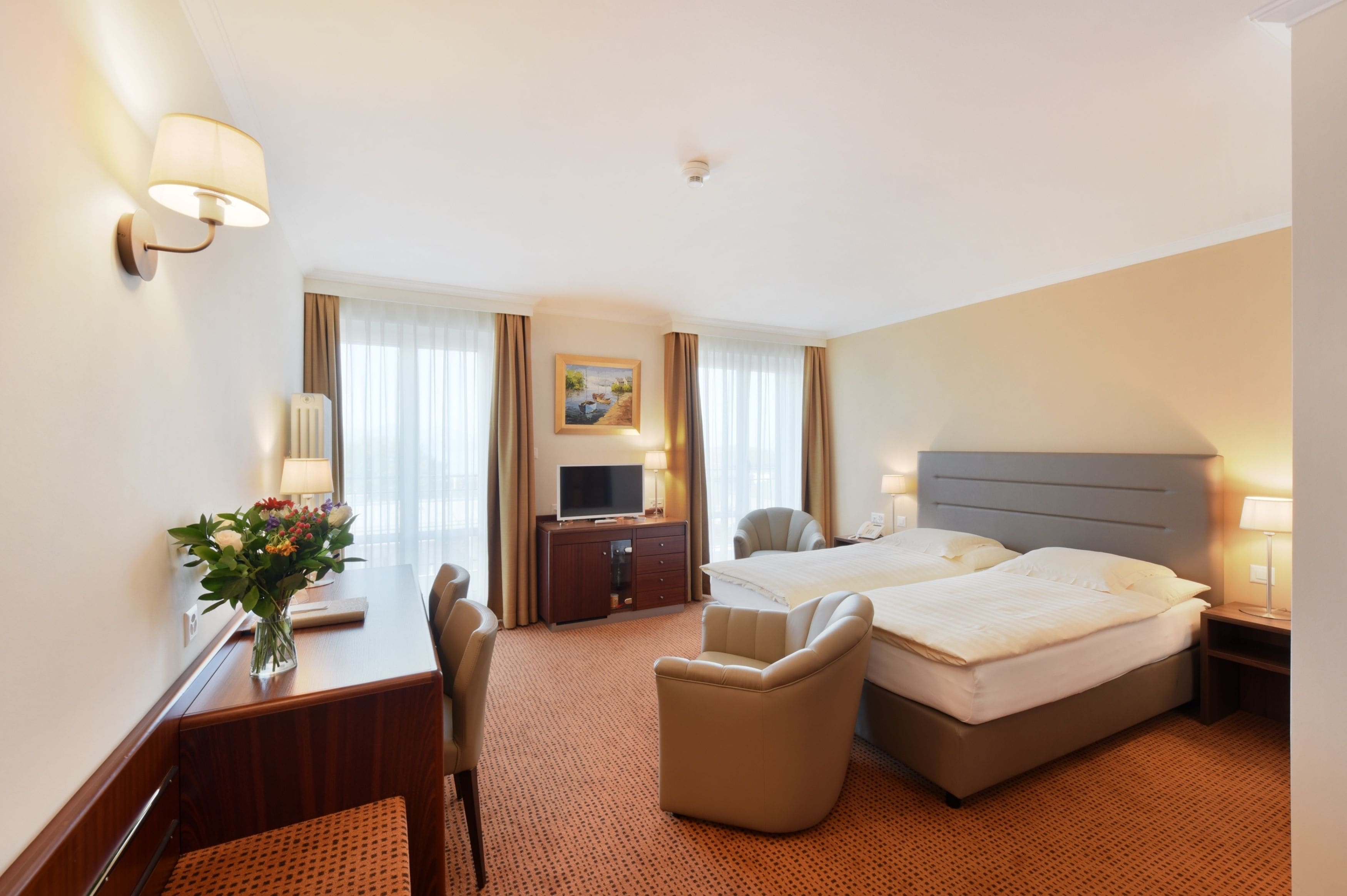 superior twin room, balcony, lake view | 1 bedroom, minibar, in-room safe, desk