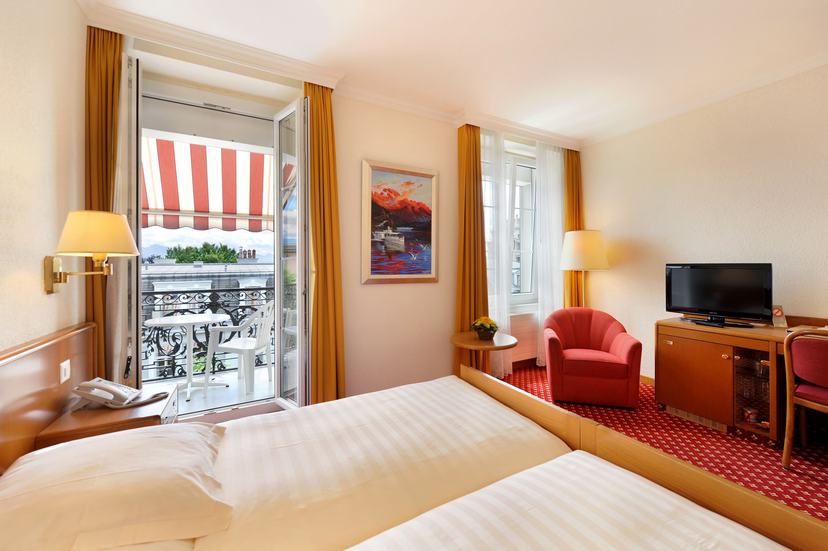 Minibar, coffres-forts dans les chambres, bureau, chambres insonorisées