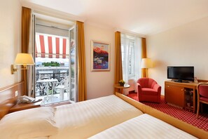 Minibar, in-room safe, desk, soundproofing - Hotel Elite (Lausanne)