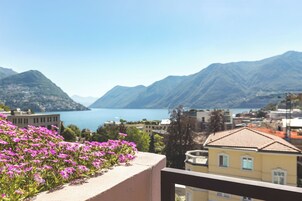 Panoramic dubbelrum - balkong - sjöutsikt | Terrass/Patio