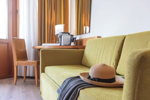 1 bedroom, hypo-allergenic bedding, minibar, in-room safe