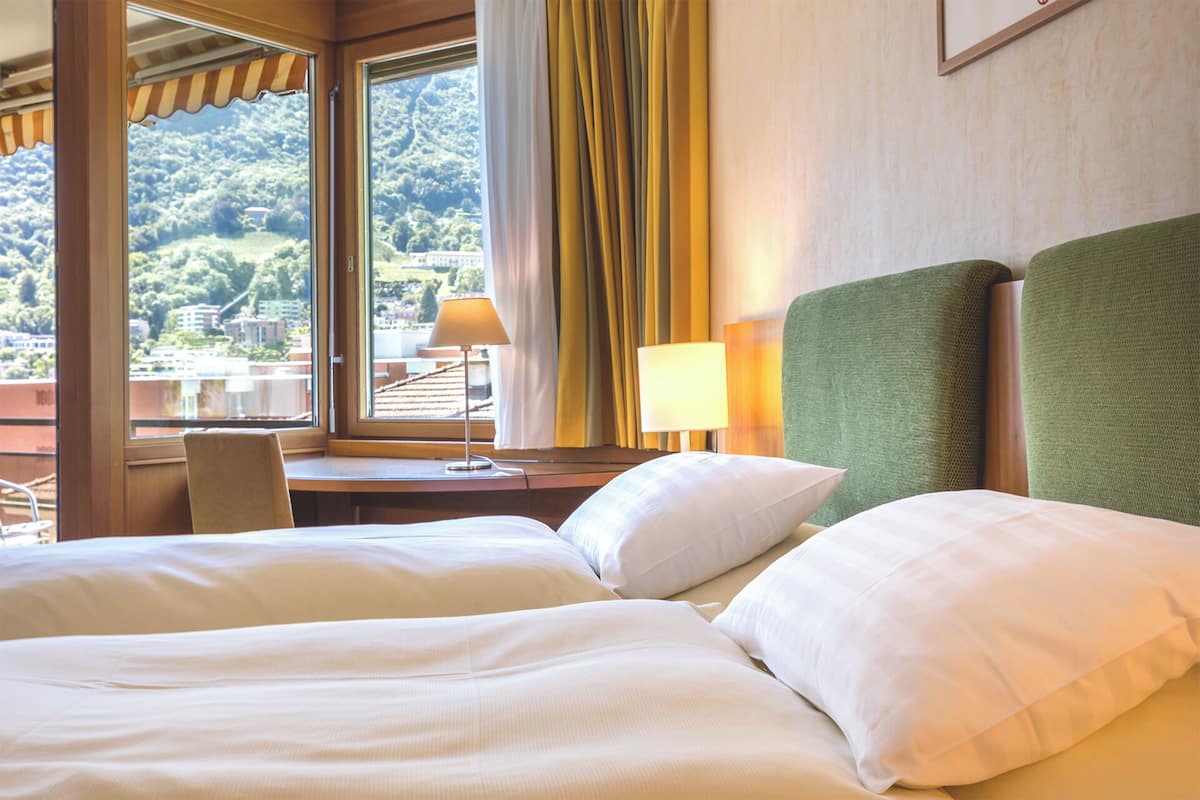 1 bedroom, hypo-allergenic bedding, minibar, in-room safe