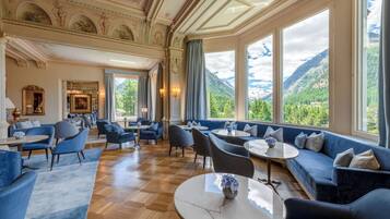 Tuinzicht, serveert lunch en diner