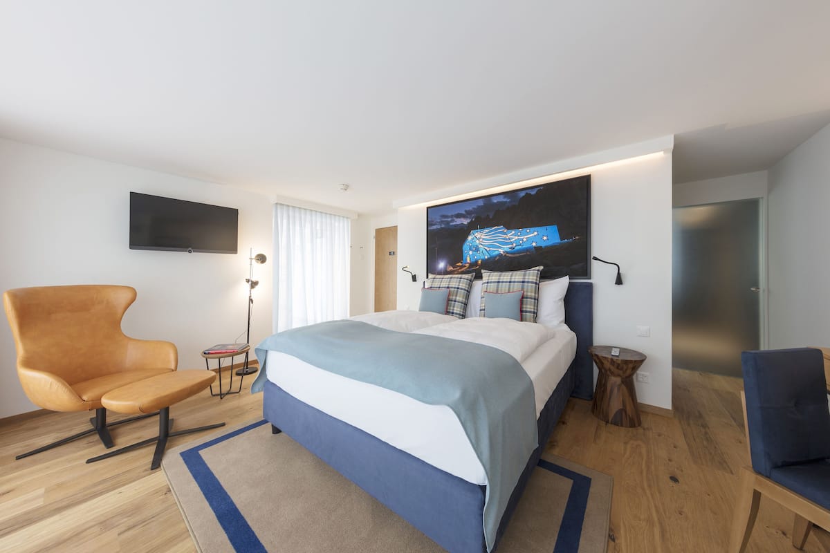 Junior Suite Plus | In-room safe, desk, laptop workspace, blackout curtains