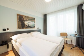 Standard Double Room, 1 Queen Bed | Premium bedding, down comforters, in-room safe, desk