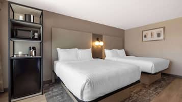 Quarto standard, 2 camas Queen, para não fumantes, geladeira e micro-ondas | Roupas de cama premium, edredons de pluma