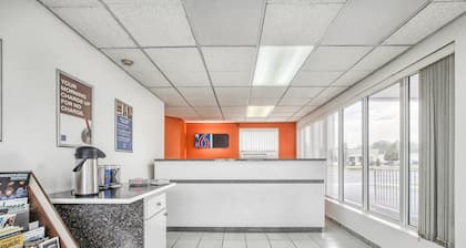 Motel 6 Windsor, ON