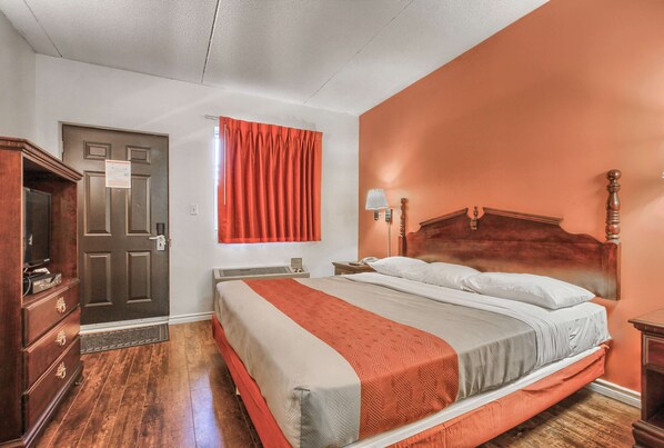 Escritorio, wifi gratis y ropa de cama 