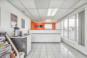 Coffee service - Motel 6 Windsor, ON (Windsor)