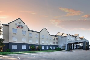 Exterior - Fairfield Inn & Suites Fort Worth/Fossil Creek (Fort Worth)