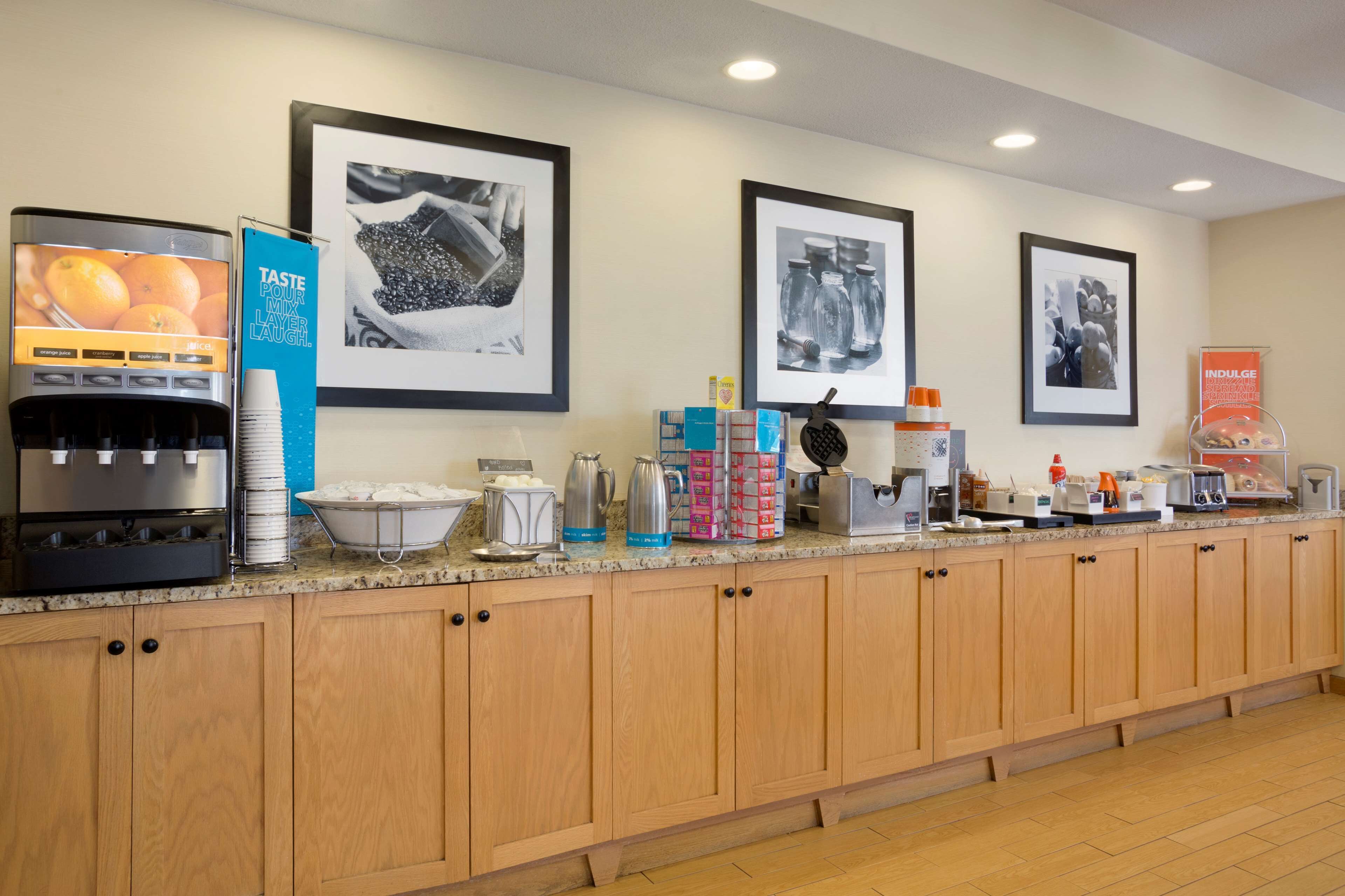 free daily continental breakfast