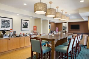 Desayuno continental incluido todos los días