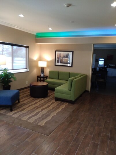 Comfort Inn South Tulsa - Woodland Hills