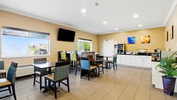 Free daily continental breakfast