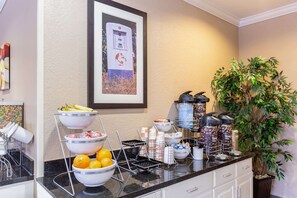 Desayuno continental gratuito y diario
