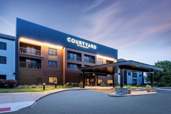 Exterior - Courtyard by Marriott Columbus Airport (Columbus)