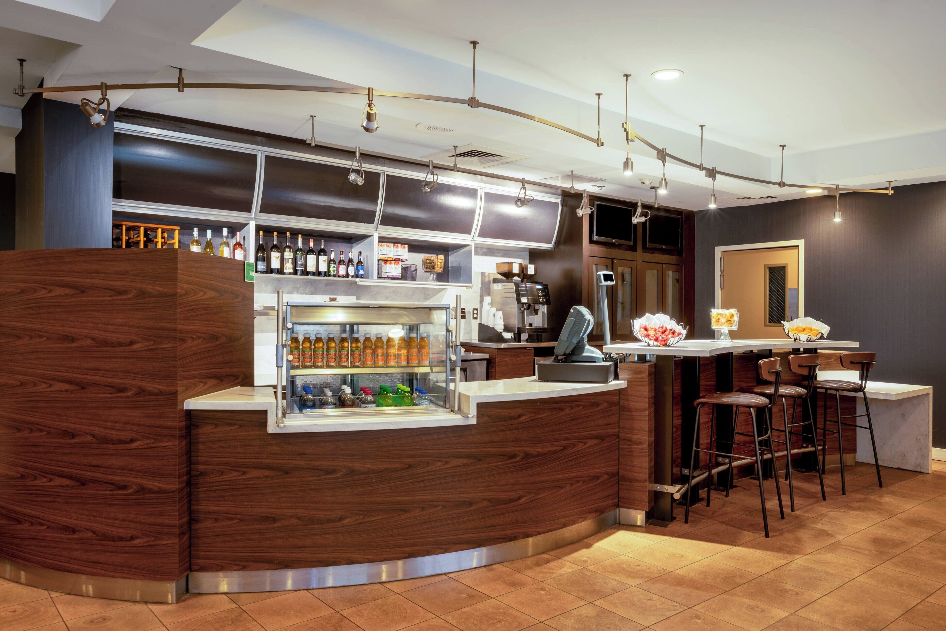 breakfast and dinner served, american cuisine