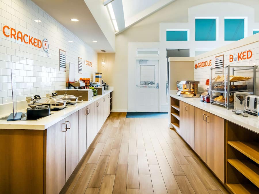 Café da manhã com buffet grátis todos os dias