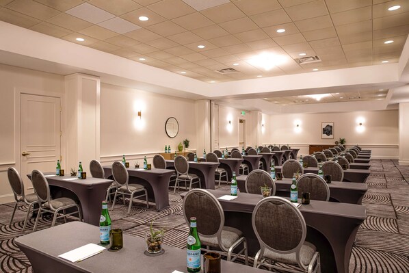 Meeting facility