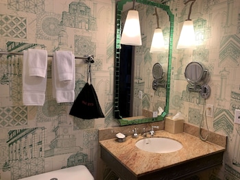 Egyptian cotton sheets, premium bedding, pillowtop beds, in-room safe at The Royal Sonesta Portland Downtown