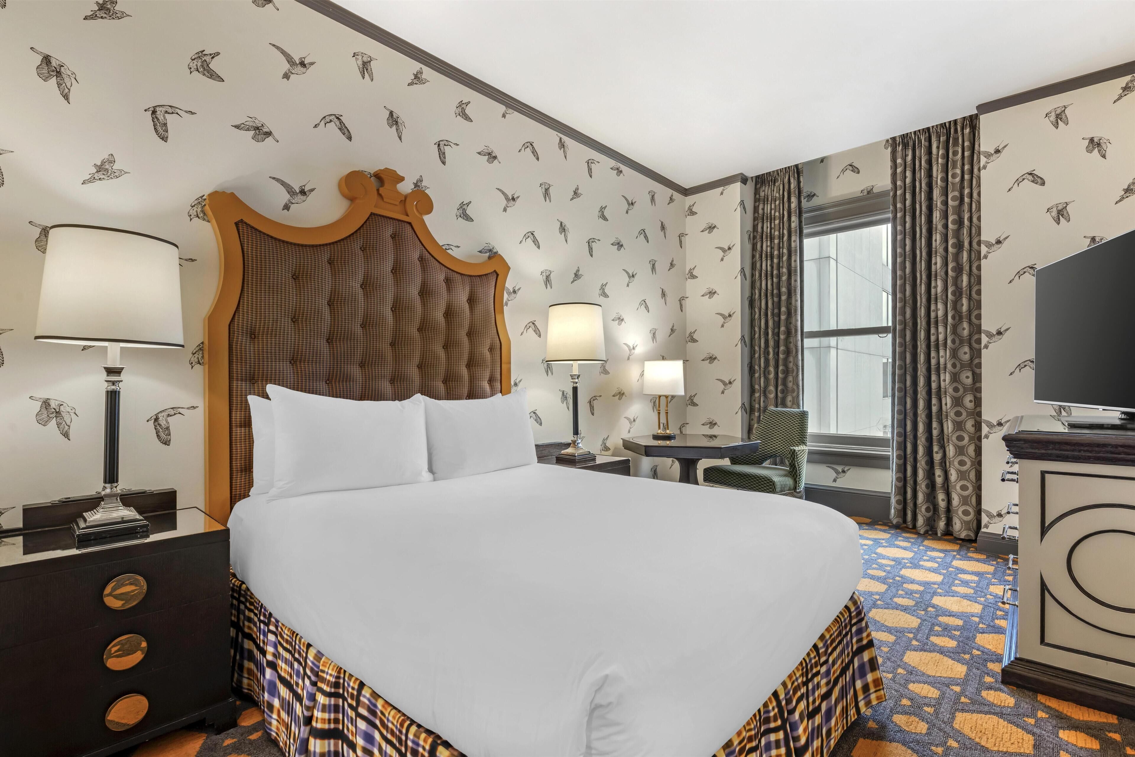 Habitación Deluxe, 1 cama Queen size | Sábanas de algodón egipcio y ropa de cama de alta calidad 