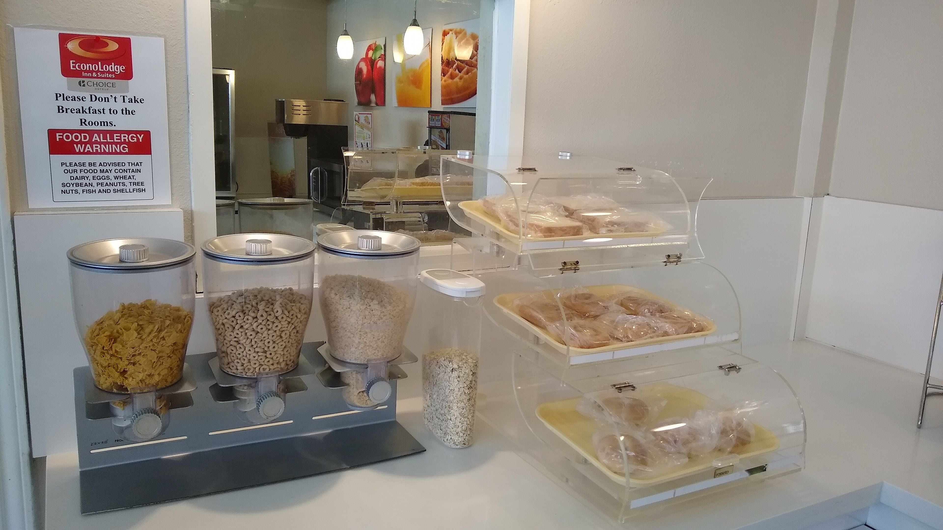 Free buffet breakfast 