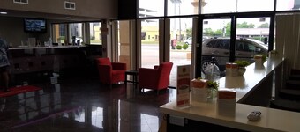 Econo Lodge Inn & Suites West - Energy Corridor
