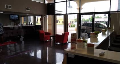 Econo Lodge Inn & Suites West - Energy Corridor