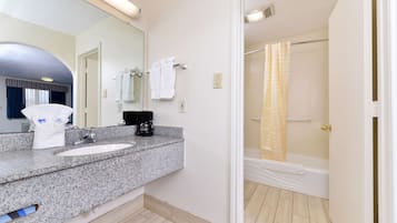 Bathtub, free toiletries, hair dryer, towels