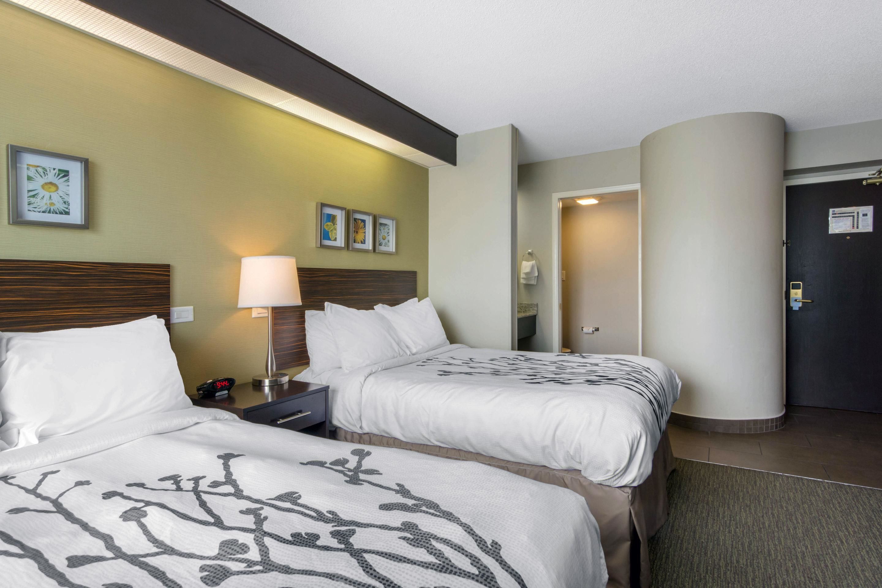 desk, soundproofing, iron/ironing board, free wifi