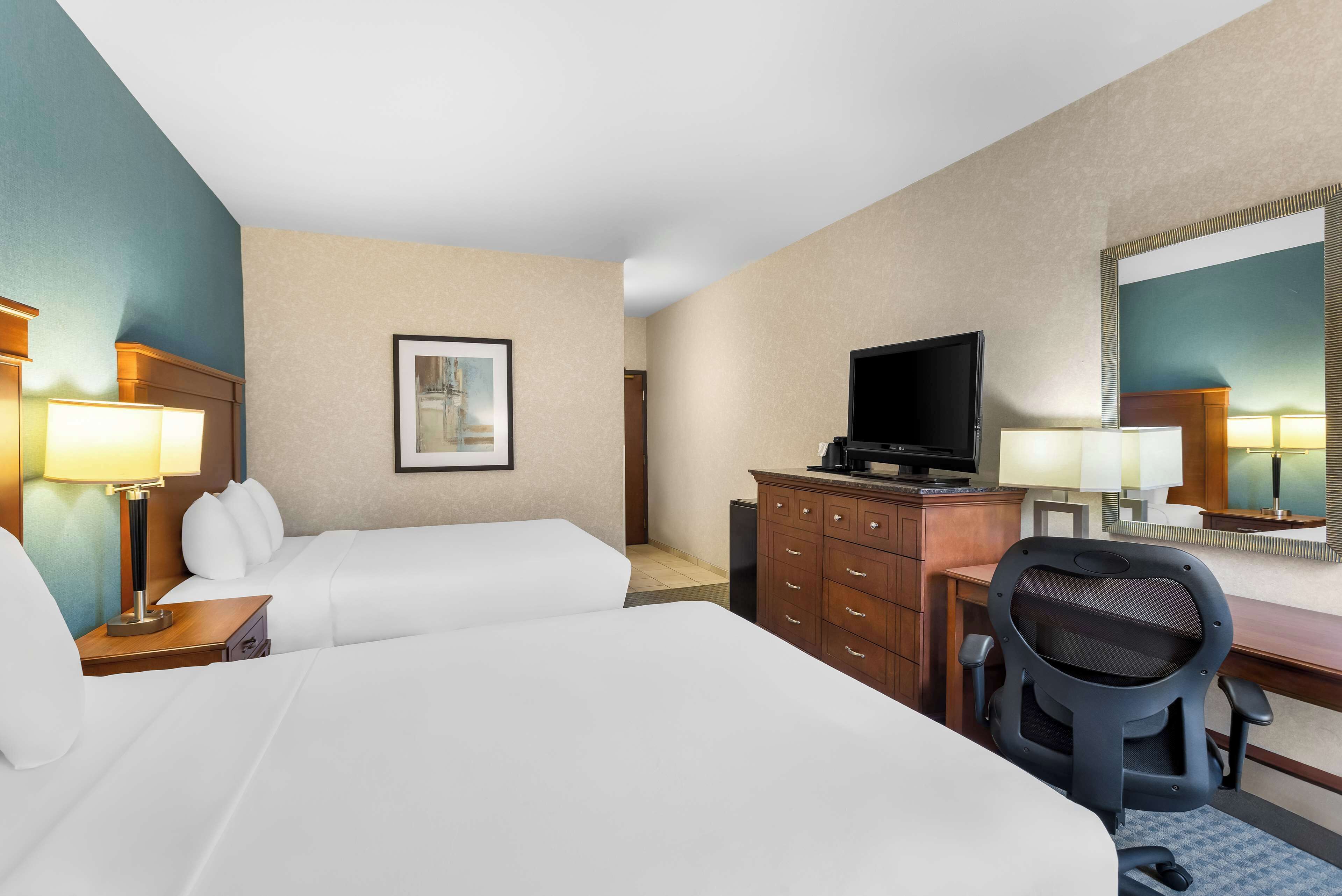 desk, laptop workspace, iron/ironing board, free wifi