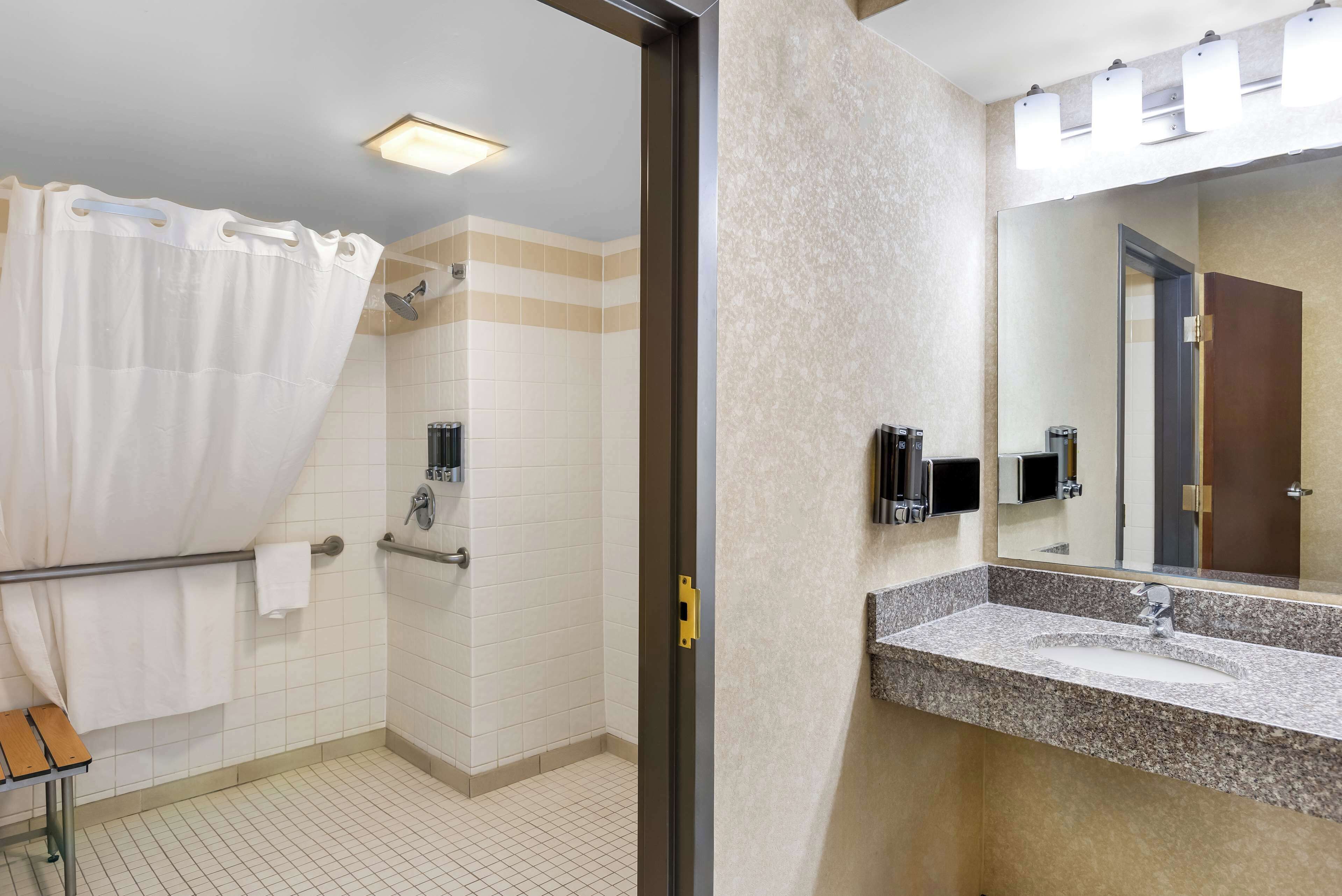 combined shower/bathtub, free toiletries, hair dryer, towels