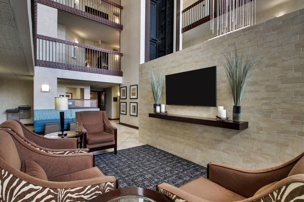 Sonesta Essential Houston Hobby Airport