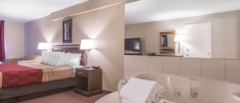 Een bureau, een strijkplank/strijkijzer, gratis babybedden