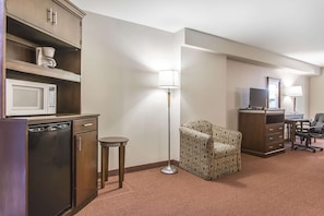 In-room safe, desk, iron/ironing board, free cribs/infant beds