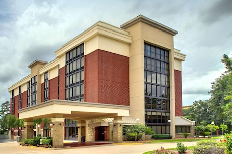 Exterior. Heritage Inn & Suites The Woodlands, Trademark by Wyndham
