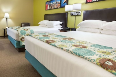 Heritage Inn & Suites The Woodlands, Trademark by Wyndham