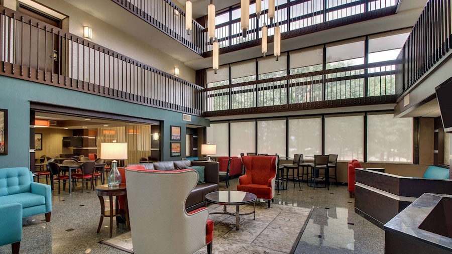Heritage Inn & Suites The Woodlands, Trademark by Wyndham