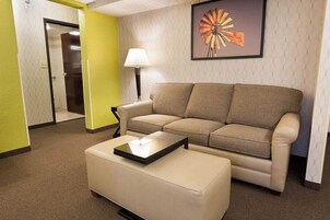 Deluxe Suite, 1 King Bed, Non Smoking (1 Bedroom) | Living area | LCD TV