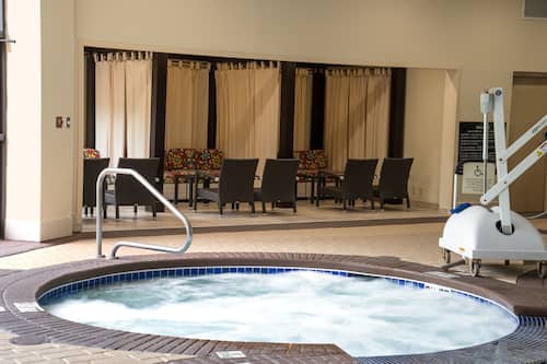 Indoor spa tub